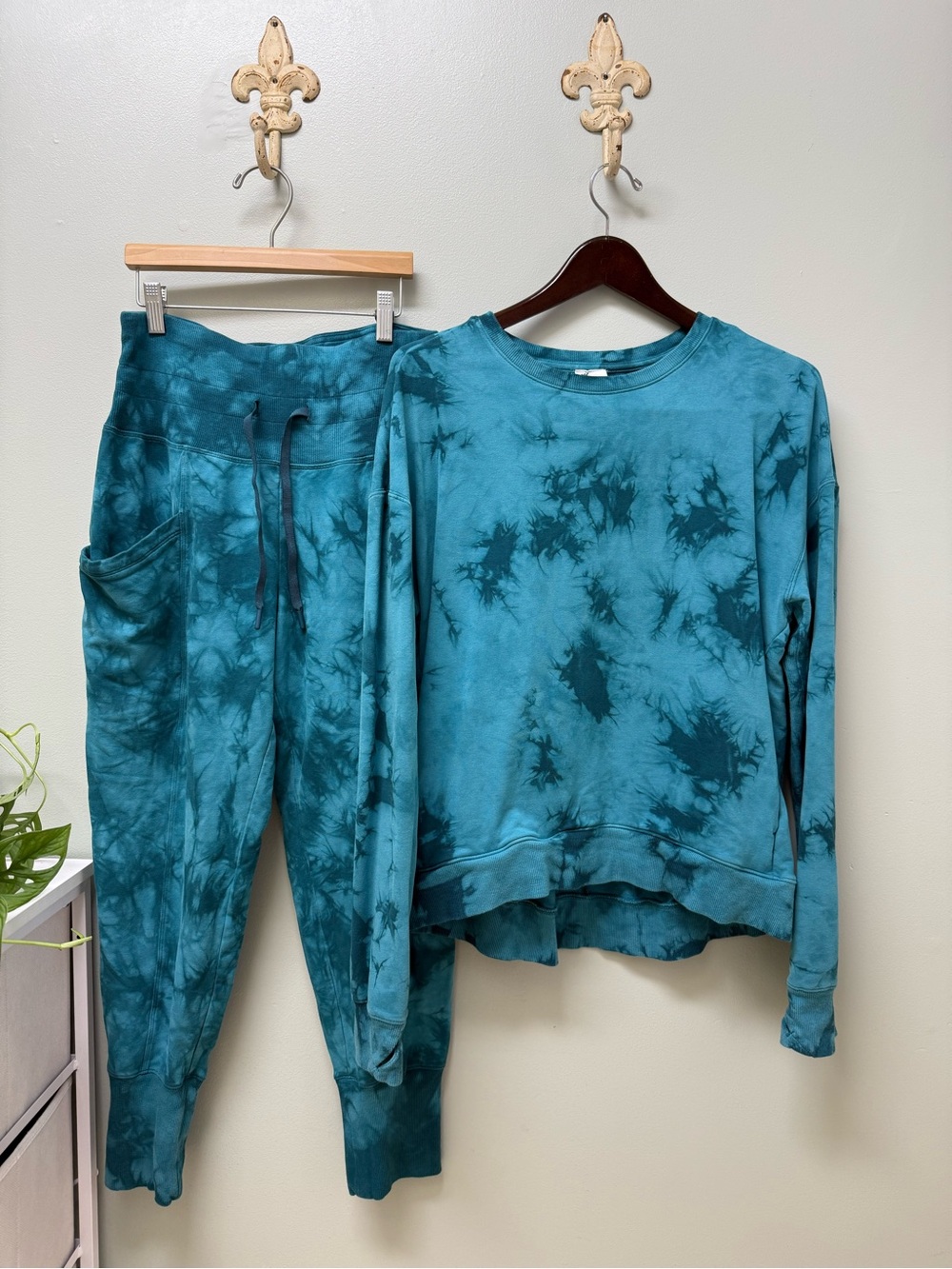 All in Motion 2pc tie dye jogger sweatshirt set